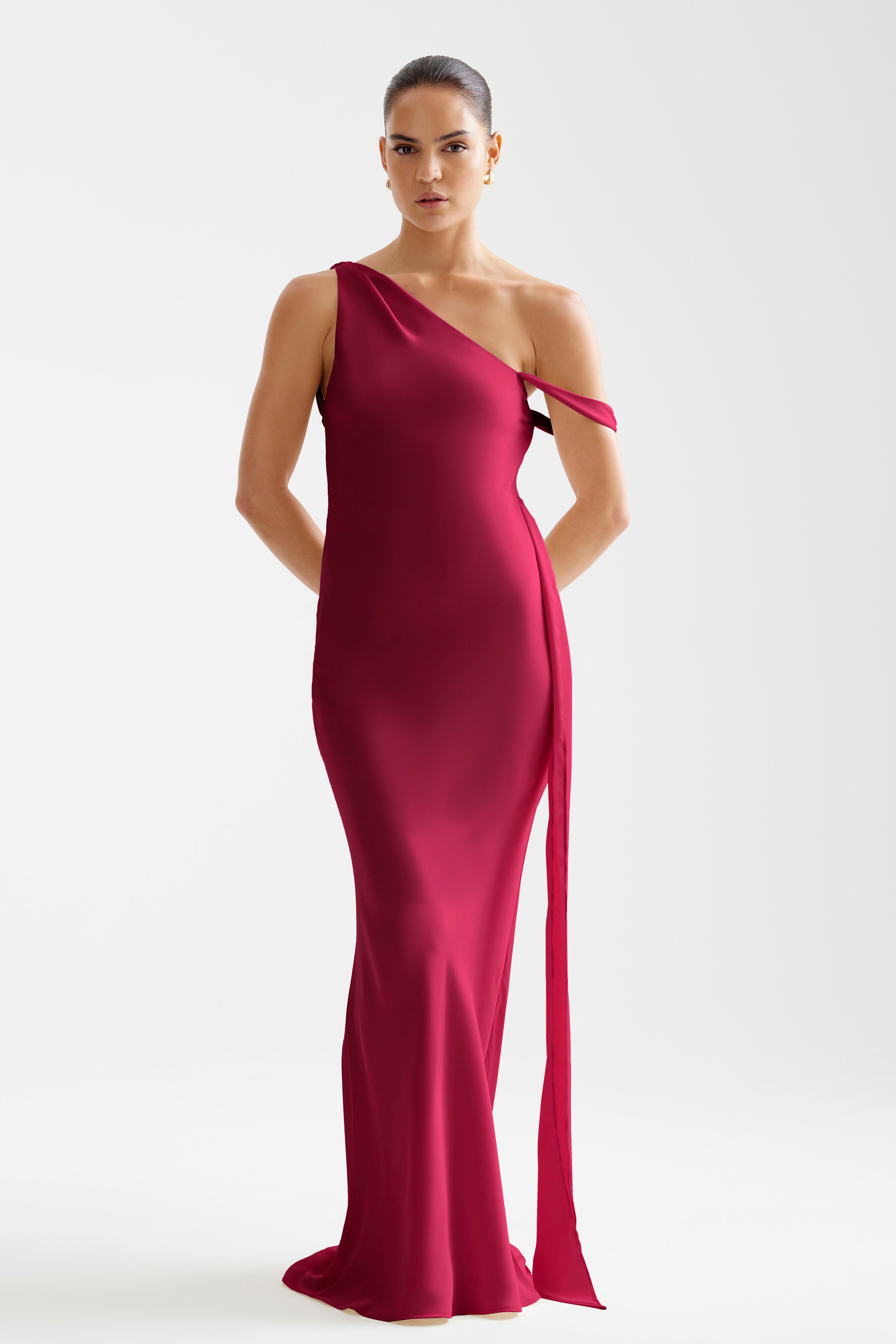 wine one shoulder dress Ara Red Gown Mermaid Floor Color:Chartreuse Emerald Jennifer Lopez: Versace dress inspired touch while the pre-made ao dai